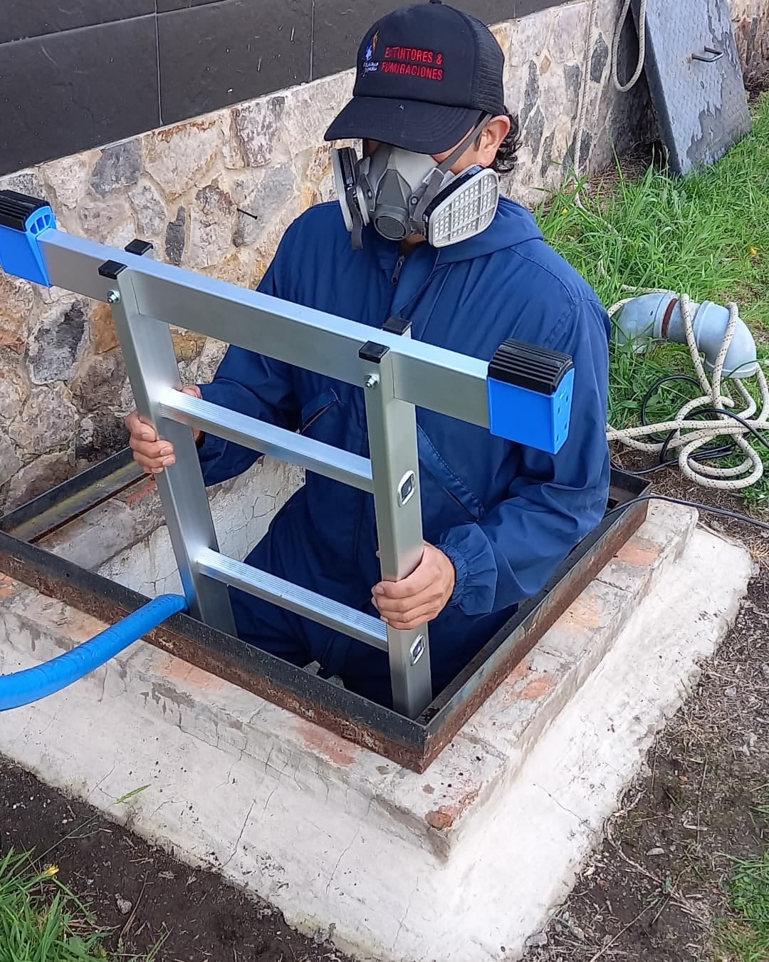 Tanques semi-subterráneos